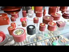 मोल्ड प्रकार के अल्ट्रा-उच्च वोल्टेज डोर हैंडल सिरेमिक कैपेसिटर 40kV 10000pF पेंच माउंटिंग