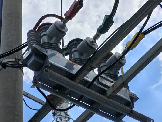 उच्च वोल्टेज संधारित्र बिजली आपूर्ति -6W/10W/15W/18W स्मार्ट ग्रिड सिस्टम उपकरण के लिए